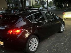 Braun Gebraucht 2013 Opel Astra Edition Limousine | 4.350 € (Guter Preis)