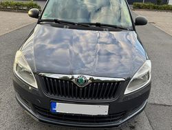 Grau Gebraucht 2011 Skoda Fabia Classic Kleinwagen | 3.250 € (Fairer Preis)