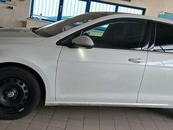 Weiß Gebraucht 2016 VW Golf VII Allstar Limousine | 15.450 € (Guter Preis)