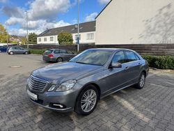 Silber Gebraucht 2010 Mercedes E200 Limousine | 10.490 € (Guter Preis)