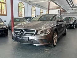 Grau Gebraucht 2015 Mercedes CLA180 Limousine | 12.490 € (Fairer Preis)