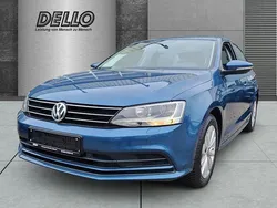 Blau Gebraucht 2015 VW Jetta Limousine | 12.990 € (Etwas zu teuer)