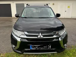 Schwarz Gebraucht 2018 Mitsubishi Outlander P-HEV SUV | 22.999 € (Teuer)