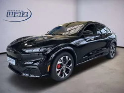 Absolute black Gebraucht 2022 Ford Mustang Mach-E SUV | 37.990 € (Etwas zu teuer)