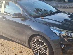 Grau Gebraucht 2022 Kia Rio Spirit Limousine | 16.700 € (Fairer Preis)