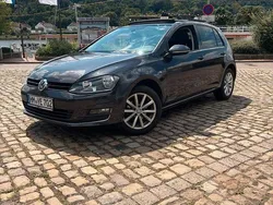 Grau Gebraucht 2016 VW Golf VII LOUNGE Limousine | 12.600 € (Etwas zu teuer)