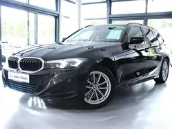 Schwarz Gebraucht 2022 BMW 318 Shadowline Kombi | 23.700 € (Fairer Preis)