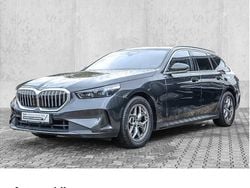 Grau Gebraucht 2024 BMW 520 Sport Line Kombi | 45.990 € (Guter Preis)