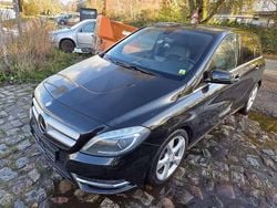 Kosmosschwarz metalliclack Gebraucht 2014 Mercedes 180 Limousine | 4.950 € (Guter Preis)