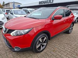 Rot Gebraucht 2015 Nissan Qashqai 360º SUV | 14.990 € (Etwas zu teuer)
