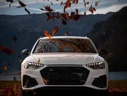 Weiß Gebraucht 2020 Audi A4 S-Line Kombi | 37.499 € (Teuer)