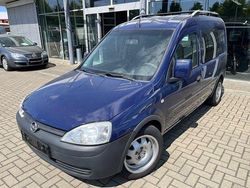Blau Gebraucht 2011 Opel Combo Van / Kleinbus | 3.999 € (Teuer)