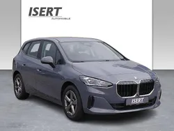 Grau Gebraucht 2024 BMW 218 Performance Van / Kleinbus | 29.390 € (Guter Preis)