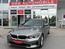 Grau Gebraucht 2022 BMW 330 Advantage Limousine | 26.900 € (Fairer Preis)