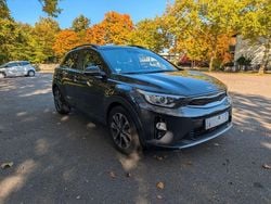 Grau Gebraucht 2018 Kia Stonic Spirit SUV | 13.300 € (Fairer Preis)