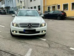 Weiß Gebraucht 2008 Mercedes 220 Kombi | 4.000 €