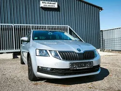 Silber Gebraucht 2017 Skoda Octavia Ambition Kombi | 9.500 € (Fairer Preis)