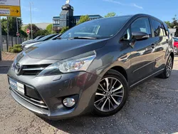Grau Gebraucht 2016 Toyota Verso Executive Van / Kleinbus | 11.999 € (Guter Preis)