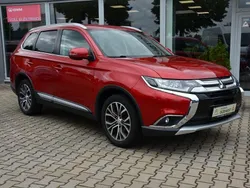 Karmin rot metallic Gebraucht 2017 Mitsubishi Outlander Plus SUV | 16.790 € (Etwas zu teuer)