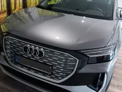 Grau Gebraucht 2022 Audi Q4 e-tron Ambiente SUV | 32.999 € (Superpreis)