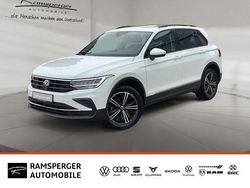 Weiß (pure white) Gebraucht 2023 VW Tiguan SUV | 31.990 € (Fairer Preis)