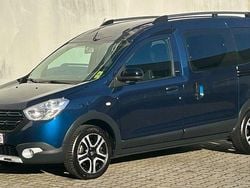 Blau Gebraucht 2018 Dacia Dokker Celebration Van / Kleinbus | 9.925 € (Guter Preis)