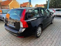 Schwarz Gebraucht 2011 Volvo V50 Kinetic Kombi | 3.350 € (Superpreis)