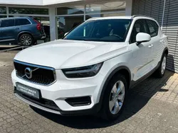 Weiß Gebraucht 2021 Volvo XC40 Momentum SUV | 28.000 € (Guter Preis)