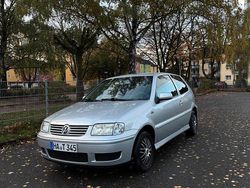 Silber Gebraucht 2000 VW Polo Kleinwagen | 2.400 € (Teuer)