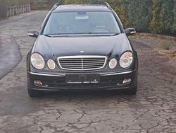 Schwarz Gebraucht 2005 Mercedes E350 Avantgarde Kombi | 2.290 € (Superpreis)