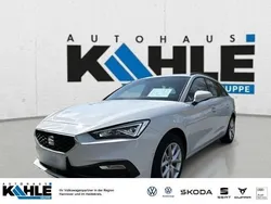 Weiß Neu 2025 Seat Leon Style Limousine | 31.850 €