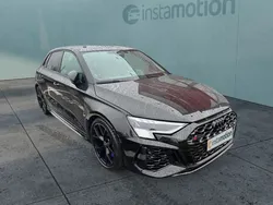 Schwarz Gebraucht 2024 Audi RS3 Sportback Sport Kleinwagen | 79.990 €