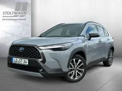 Grau Neu 2025 Toyota Corolla Cross SUV | 40.625 € (Etwas zu teuer)
