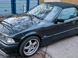 Schwarz Gebraucht 1998 BMW 320 Cabriolet Cabrio | 8.250 € (Teuer)