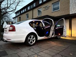 Weiß Gebraucht 2011 Skoda Octavia Ambiente Limousine | 3.600 € (Etwas zu teuer)