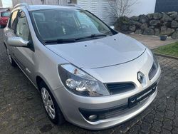 Grau Gebraucht 2009 Renault Clio II Rip Curl Limousine | 2.499 € (Etwas zu teuer)