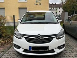 Weiß Gebraucht 2018 Opel Zafira Active Van / Kleinbus | 11.500 € (Fairer Preis)