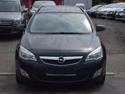 Schwarz Gebraucht 2011 Opel Astra Design Edition Kombi | 3.599 € (Fairer Preis)
