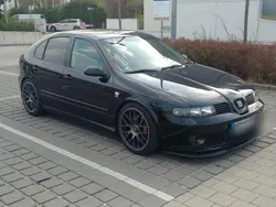 Schwarz Gebraucht 2004 Seat Leon FR Limousine | 3.400 € (Fairer Preis)