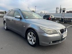 Grau Gebraucht 2006 BMW 530 Sport Line Kombi | 2.500 € (Superpreis)