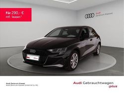 Schwarz (mythosschwarz metallic) Gebraucht 2025 Audi A3 Sportback Ambiente Kleinwagen | 30.991 € (Fairer Preis)