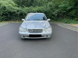 Silber Gebraucht 2000 Mercedes C200 Limousine | 1.600 €