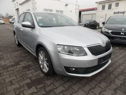 Silber Gebraucht 2013 Skoda Octavia Elegance Limousine | 9.490 € (Guter Preis)