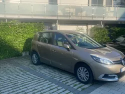 Beige Gebraucht 2013 Renault Scénic III Authentique Van / Kleinbus | 4.400 € (Fairer Preis)