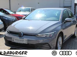 Grau Gebraucht 2023 VW Golf VIII Life Limousine | 23.990 € (Fairer Preis)