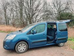 Blau Gebraucht 2010 Citroën Berlingo Van / Kleinbus | 6.000 € (Fairer Preis)