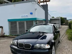Blau Gebraucht 2001 BMW 320 Limousine | 999 € (Guter Preis)