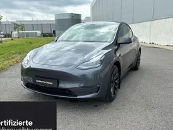Silber Gebraucht 2022 Tesla Model Y Long Range SUV | 33.800 € (Teuer)