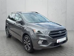 Grau Gebraucht 2017 Ford Kuga ST-Line SUV | 10.990 € (Superpreis)