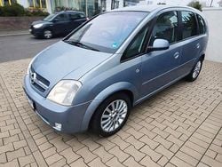 Grau Gebraucht 2005 Opel Meriva Van / Kleinbus | 1.300 € (Guter Preis)